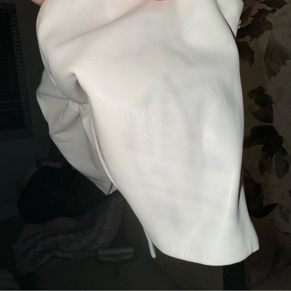 Alice + Olivia Livia Vegan Leather Crop Top - Picture 3 of 7